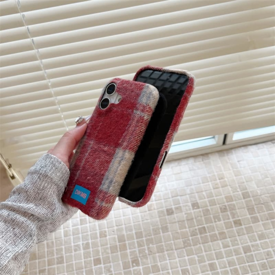 Retro Plaid Soft Fuzzy Warm Ph - огляд і ціна Phone Cases For Iphone 16